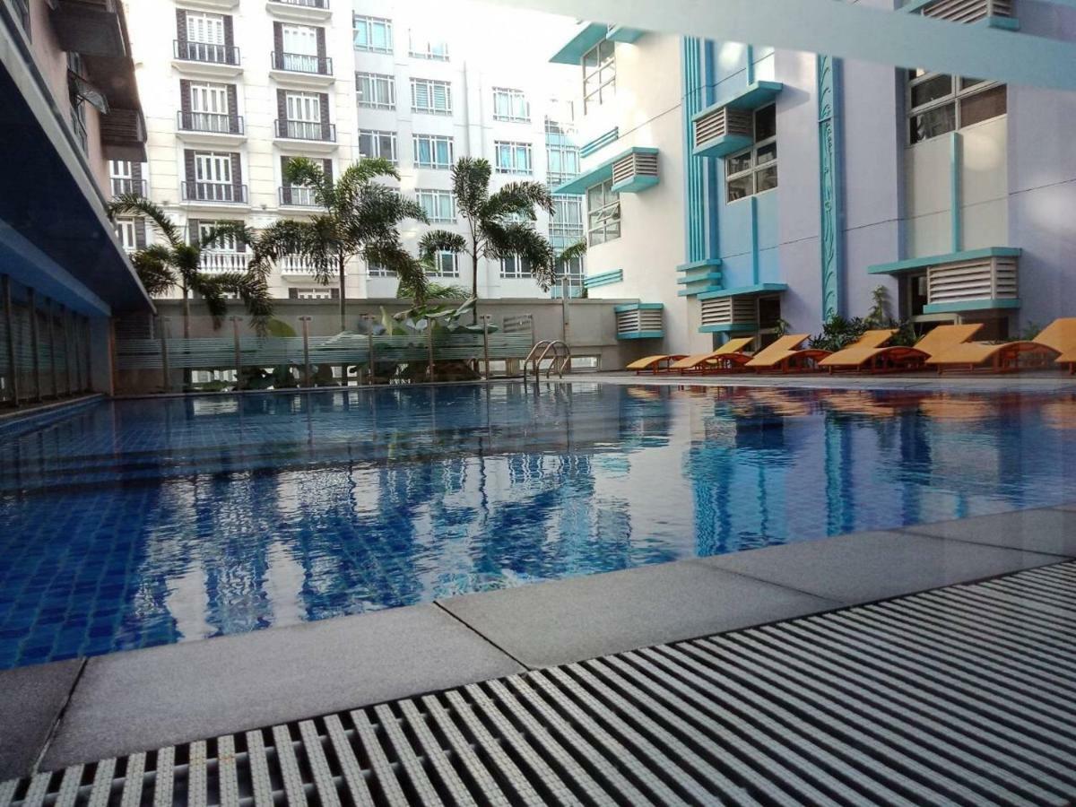 Chillax Studio 101 Newport Boulevard Manila Exterior photo