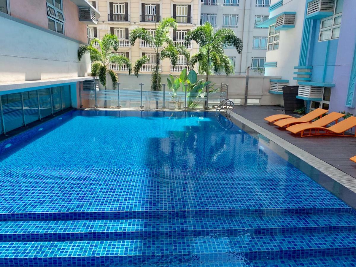 Chillax Studio 101 Newport Boulevard Manila Exterior photo